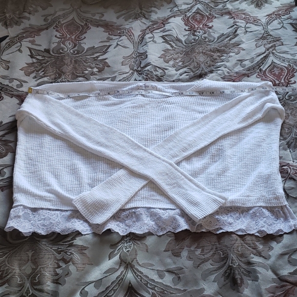 Hollister top - Picture 2 of 6